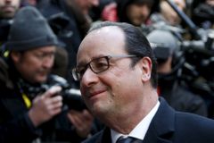Do Česka přijede francouzský prezident Hollande, po dvou letech kývl na Zemanovo pozvání