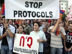 Proti dohodě s Tureckem protestovali i příslušníci arménské komunity v Libanonu.