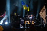 Paul McCartney s ukrajinskou vlajkou.