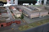 Zmenšený model továrny v muzeu Automobilový svět v Eisenachu ukazuje, jak budova (na snímku vpravo) vypadala v lepších časech.