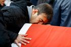 Nemilosrdný útok na nevinné. V Istanbulu zemřelo 39 lidí, útočník nebyl převlečen za Santa Clause