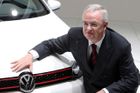 Volkswagen i Toyota vyrobí přes 10 milionů aut. VW bude č. 1