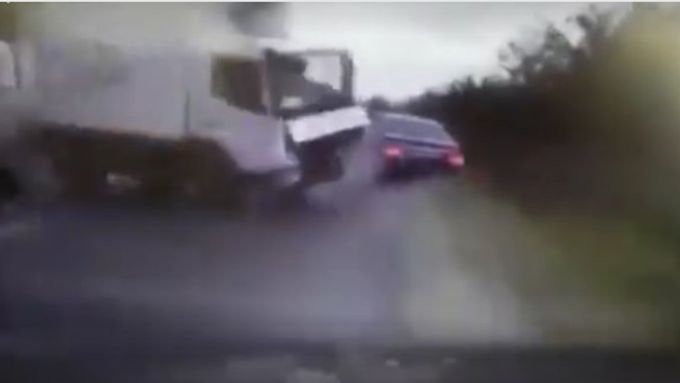 Záběr z dopravní nehody moldávského prezidenta