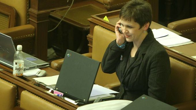 Věra Jakubková ve své poslanecké lavici