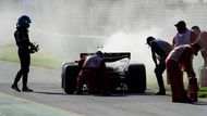 Hořící Mercedes George Russella ve VC Austrálie F1 2023