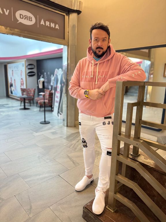 Herec Lukáš Malínek momentálně váží 112 kg.