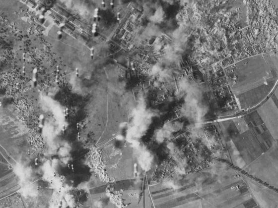 Březnové nálety: cíle, stroje, munice, škody Bombardování Prahy 25. března 1945