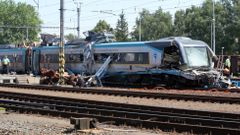 Přejezd ve Studénce dál ohrožuje vlaky. Bez objízdné trasy to budou řidiči stále zkoušet