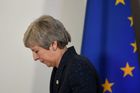 Ze zákulisí summitu o brexitu: Mayová byla chabá, její vystoupení "zatraceně špatné"