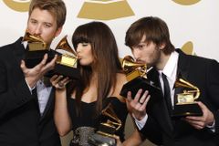Grammy ovládla country, Arcade Fire a nostalgie