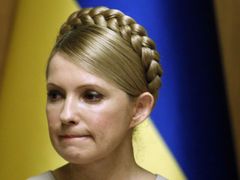 Juliji Tymošenkové hrozí až deset let vězení.