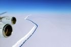 Mapa Antarktidy se znovu přepisuje. Ulomená kra může ohrozit lodě klidně za dva roky, říká geograf
