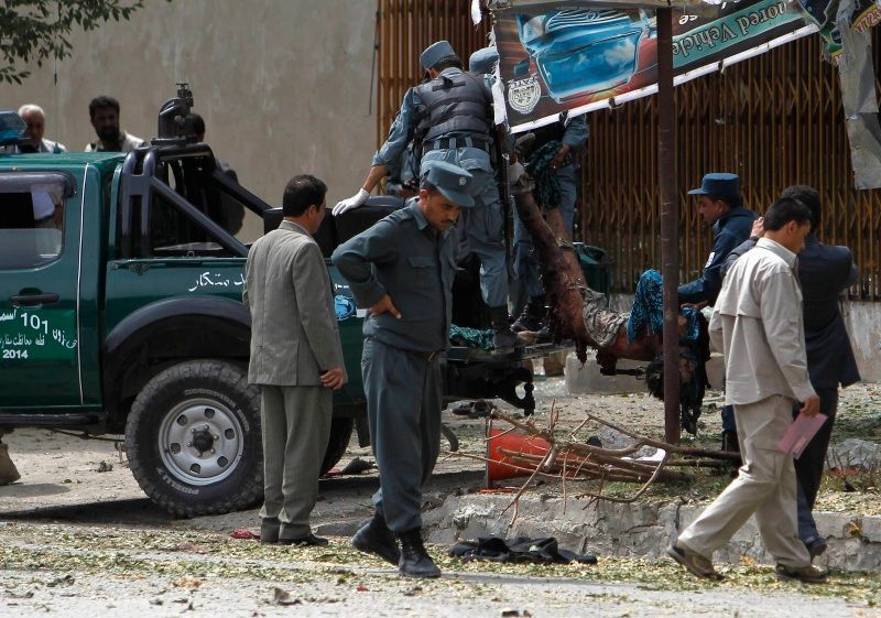 Při sebevražedném atentátu v Kábulu zahynulo nejméně šest lidí