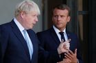 Macron trvá na brexitu s irskou pojistkou, Johnson mluvil o jiných "řešeních"