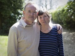 Rodičce Geoff a Gina Houston se snaží prosadit zákaz DNP