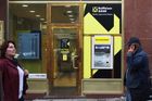 Raiffeisenbank zvýšila zisk i přes pokles příjmů z poplatků