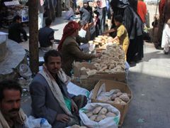Prodavači chleba v Jemenu.