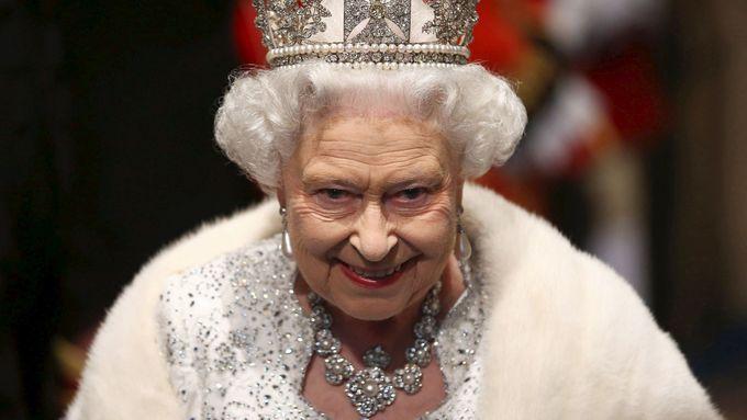S délkou vládnutí 63 let a sedm měsíců překoná královna Alžběta II. ve středu v 18:30 středoevropského času rekord, který dosud v Británii držela její praprababička, královna Viktorie.