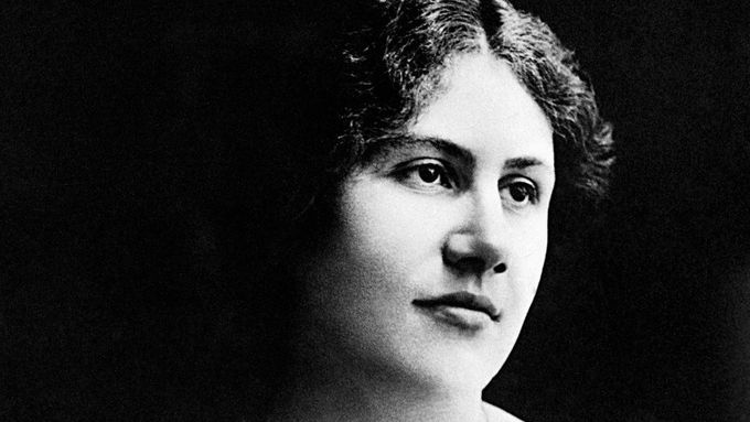 Ema Destinnová, vlastním jménem Emilie Pavlína Kittlová (1878 - 1930). Portrét z doby okolo roku 1909.