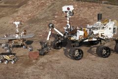 Sonda Curiosity našla na Marsu vodu v kapalném stavu