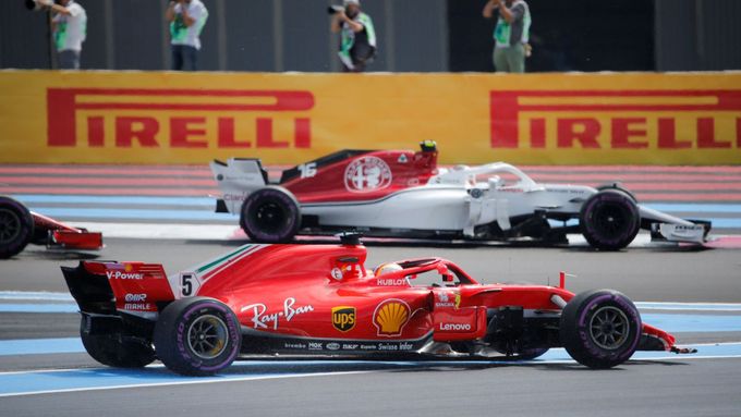 Sebastian Vettel startu VC Francie výrazně ztratil.