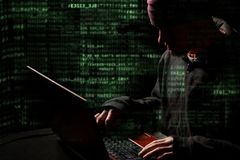 Obrana dá každý rok půl miliardy na ochranu před kyberútoky