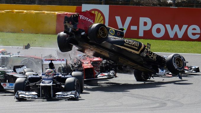 Za zavinění havárie na startu Velké ceny Belgie v roce 2012 byl Romain Grosjean suspendován na jeden závod. A nebyl to zdaleka jeho jediný prohřešek proti formulovému fair play.
