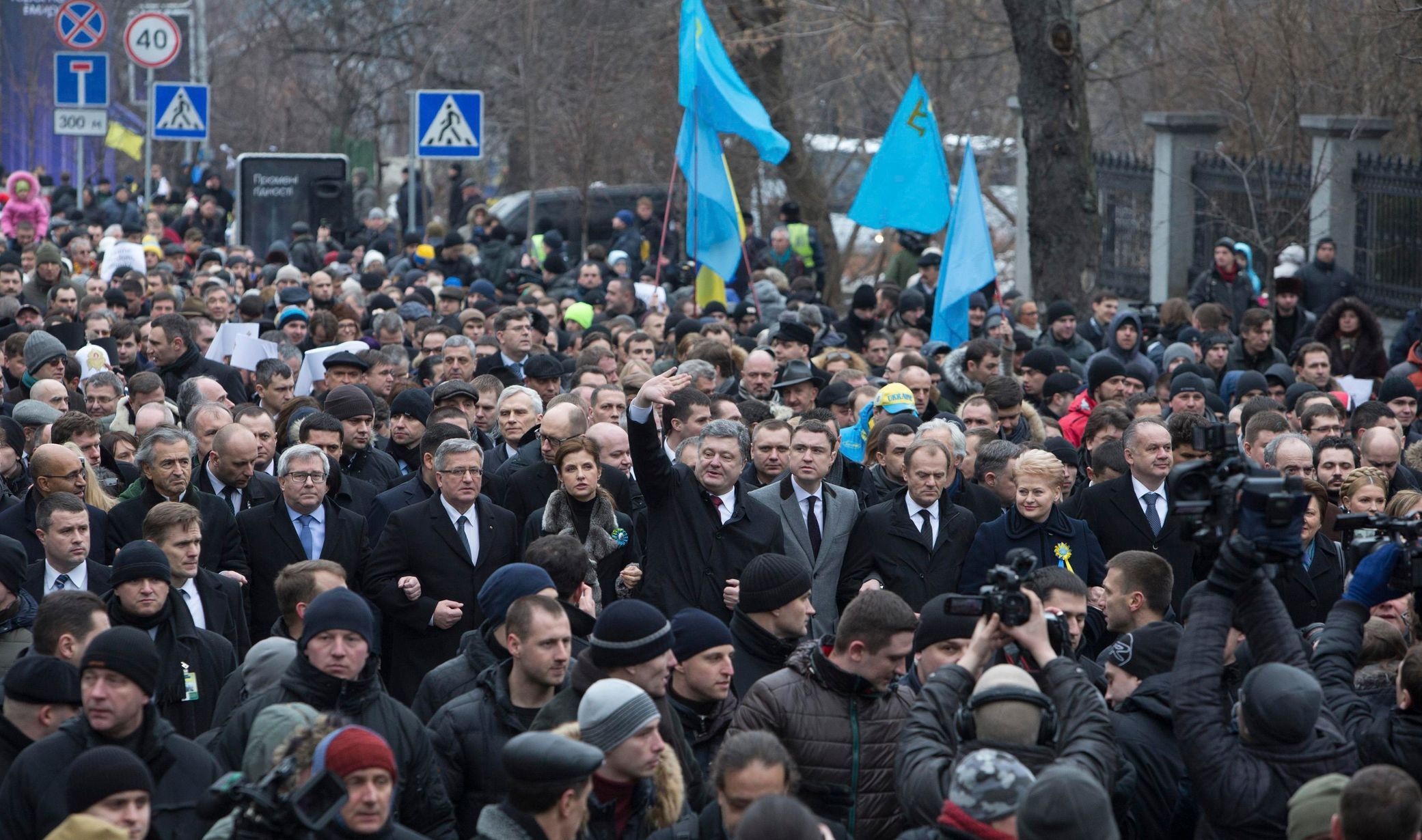 Petro Porošenko se účastní pochodu v Kyjeve, 22. února 2015
