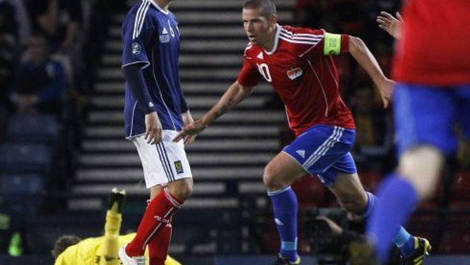 Lichtenštejnci byli blízko překvapení na úkor favorita ve Skotsku, prohráli však gólem z 97. minuty