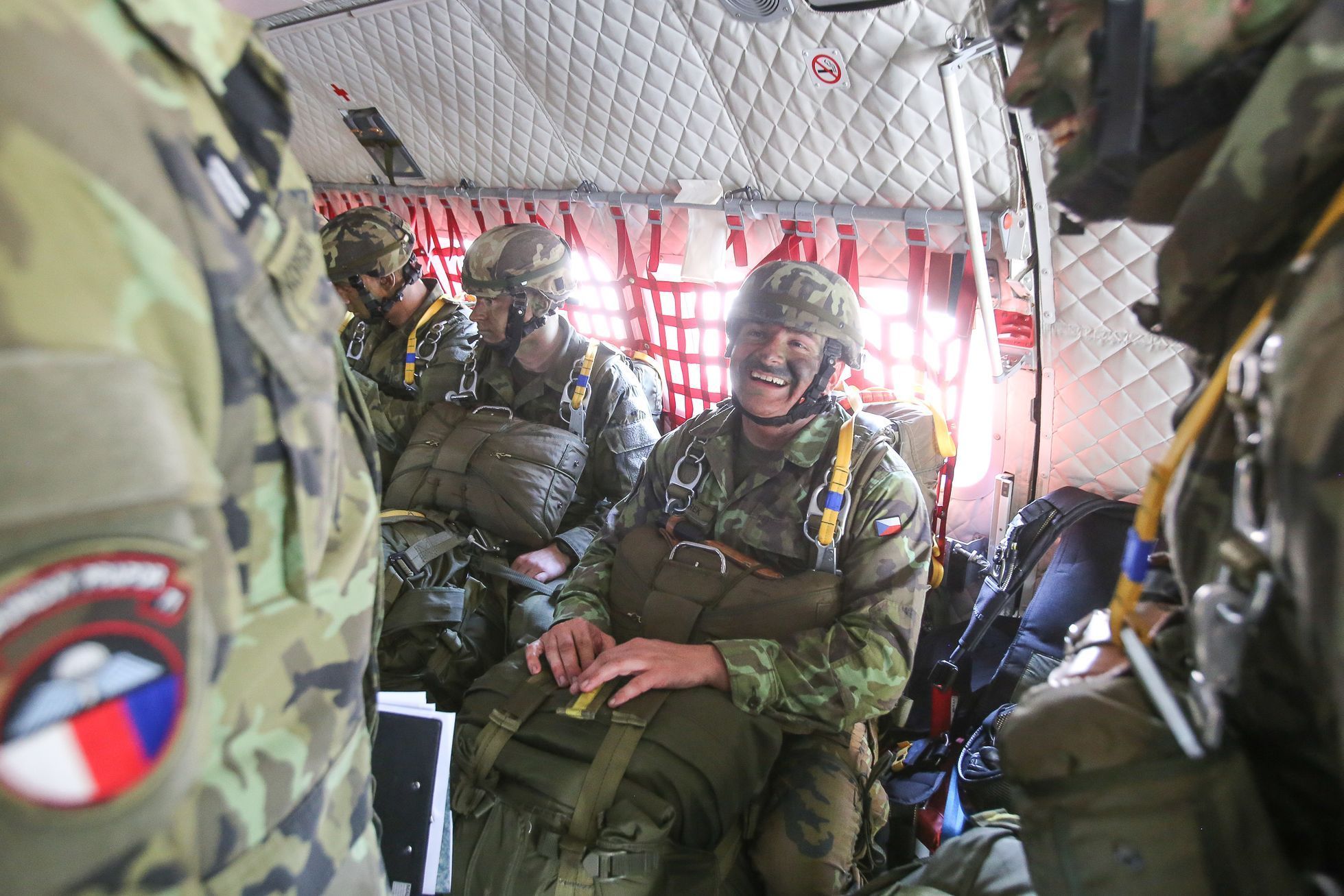 Armádní cvičení Sky Soldier II pohledem výsadkářů z Chrudimi