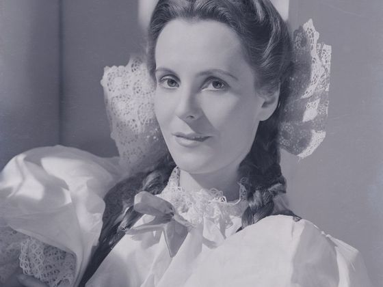 Jarmila Novotná Jarmila Novotná