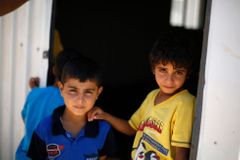 Živě: Jen v říjnu muselo své domovy opustit 120 000 Syřanů. Dvakrát víc, než se čekalo