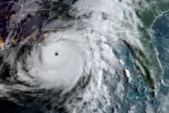 Nejsilnější hurikán za víc než 100 let. Na výročí Katriny Louisianu zasáhla bouře Ida