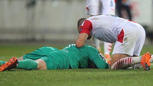 Brankář Ondřej Kolář. Slavia - Midtjylland, play off Ligy mistrů 2020/2021