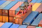 Polovinu českého vývozu skupují sousedé, roste dovoz z Číny