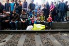 Maďarská policie se stáhla z nádraží, běženci zaplavili vlak