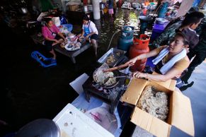 Bangkok dál sužují záplavy, Thajsko hlásí už 400 mrtvých