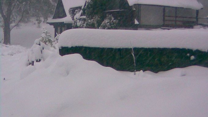 Sníh škodí stejně jako v prosinci nebo lednu.