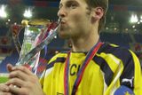 Tedy, abychom byli zcela přesní: i mistrem Evropy už Petr Čech je, ale v kategorii do 21 let. Pamatujete slavný turnaj ve Švýcarsku, kde v roce 2002 ve finále v penaltovém rozstřelu vychytal Francouze?