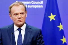 Tusk se chce sejít s prezidentem Dudou. Soudní reforma podle něj ohrozí postavení Polska v Evropě