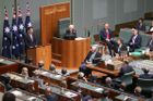 Čínský prezident Si Ťin-pching hovořící v australském parlamentu