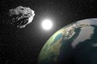 Zemi minul halloweenský asteroid. Mrtvá kometa o průměru několika set metrů