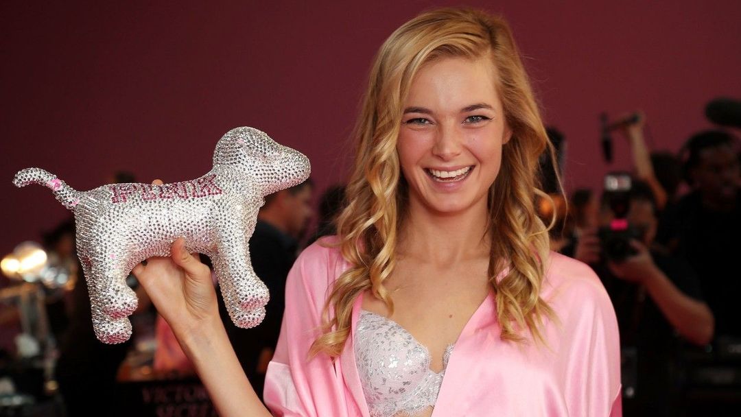 Modelka se objevila na dvou přehlídkách Victoria's Secret Fashion