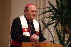 Předsedou České biskupské konference je Jan Graubner, vystřídal kardinála Duku