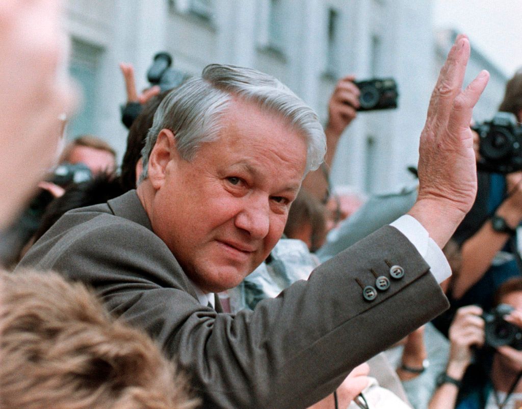 Boris Jelcin během puče proti Gorbačovovi v roce 1991