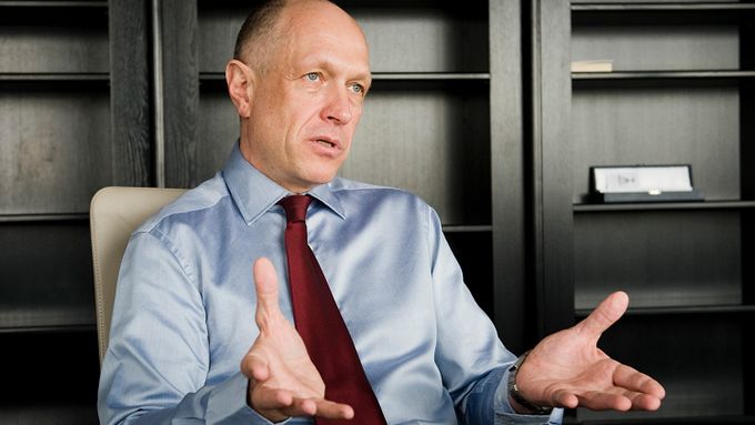 Pavel Kysilka skončí jako šéf České spořitelny ke konci roku 2015.