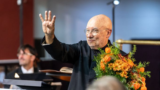Šéfdirigent Davies na inauguračním koncertu s Filharmonií Brno sklidil potlesk