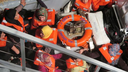 Loď italského námořnictva Virginio Fasan pátrala mezi ostrovem Lampedusa a břehy Tuniska a Libye po uprchlících. V srpnu 2014 jich zachránila více než 1000 migrantů.