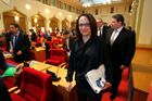 První pražský spor: Opozice kritizuje zrušení radního pro IT