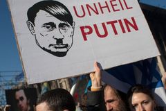 Média řeší problém. Jak přeložit vulgární urážku Putina?